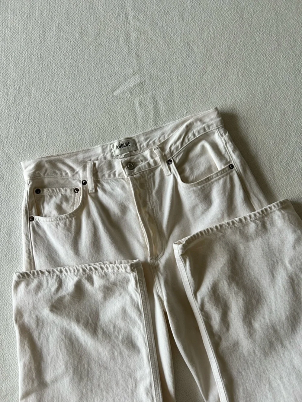 Agolde Ren High-Rise Wide-Leg Jeans in Fortune Cookie - Picture 4 of 6